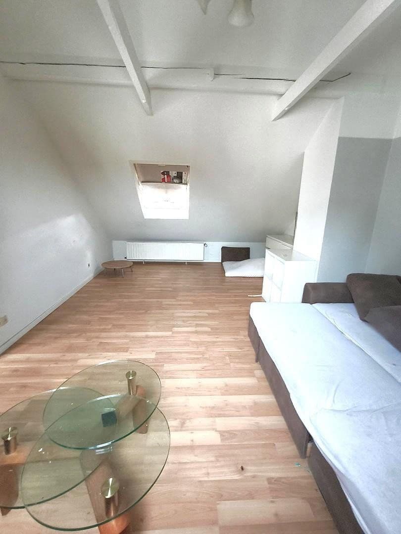 Prenájom bytu 1-izbový 40 m², Bergstr.8, Oberhausen, Severné Porýnie - Westfálsko Prenájom bytu 1-izbový 40 m², Bergstr.8, Oberhausen, Severné Porýnie - Westfálsko