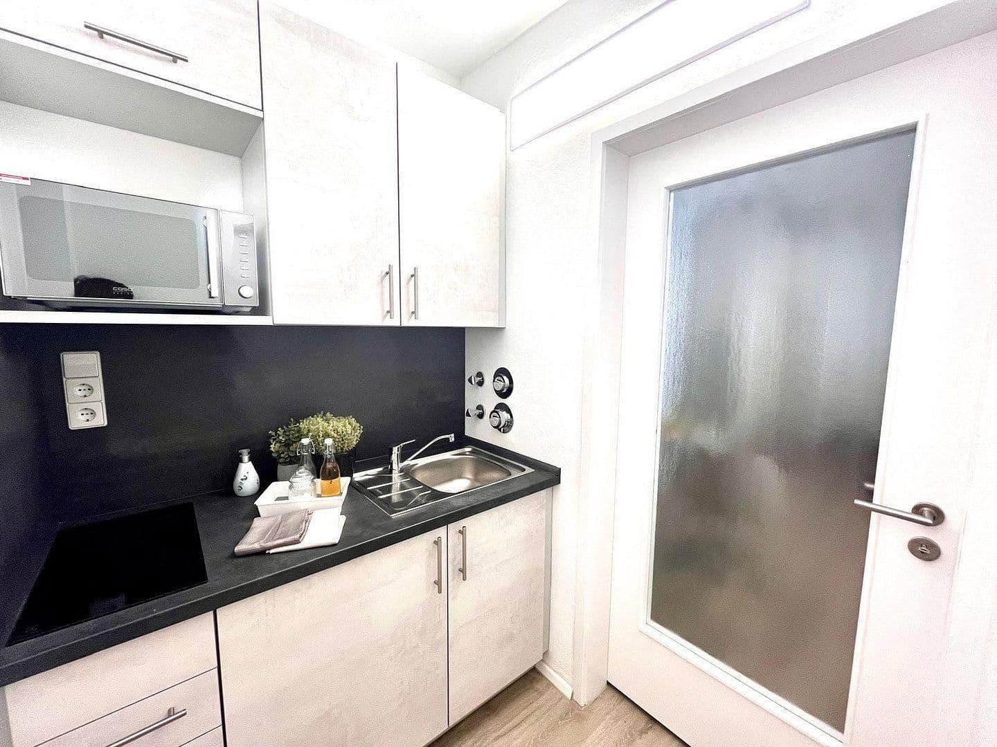 Prenájom bytu 1-izbový 33 m², Konstanz, Bádensko-Wurttembersko Prenájom bytu 1-izbový 33 m², Konstanz, Bádensko-Wurttembersko