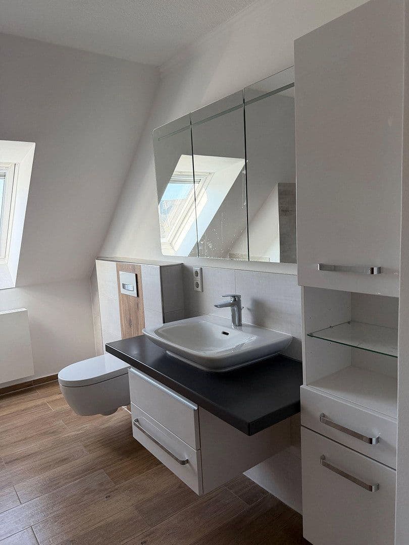 Prenájom bytu 3-izbový 90 m², Garbsen, Dolné Sasko Prenájom bytu 3-izbový 90 m², Garbsen, Dolné Sasko