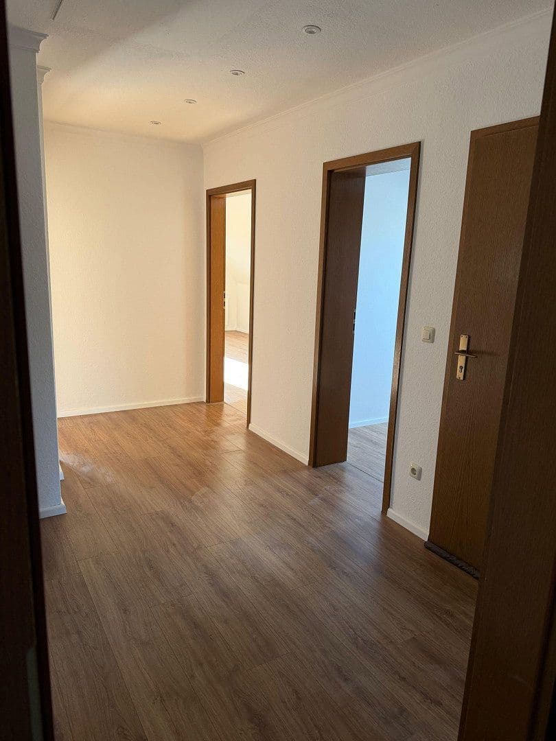 Prenájom bytu 3-izbový 90 m², Garbsen, Dolné Sasko Prenájom bytu 3-izbový 90 m², Garbsen, Dolné Sasko