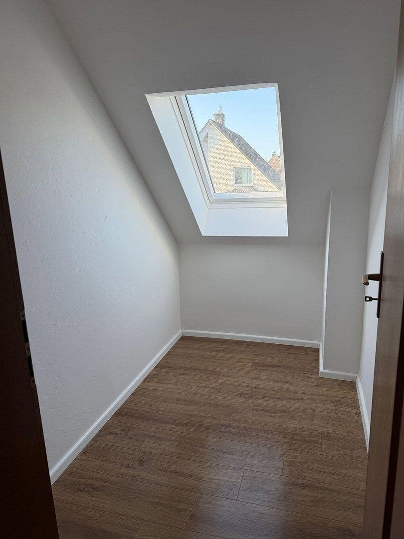 Prenájom bytu 3-izbový 90 m², Garbsen, Dolné Sasko Prenájom bytu 3-izbový 90 m², Garbsen, Dolné Sasko