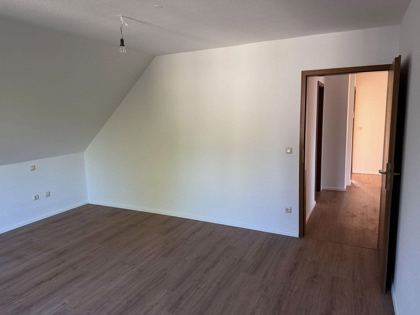 Prenájom bytu 3-izbový 90 m², Garbsen, Dolné Sasko Prenájom bytu 3-izbový 90 m², Garbsen, Dolné Sasko