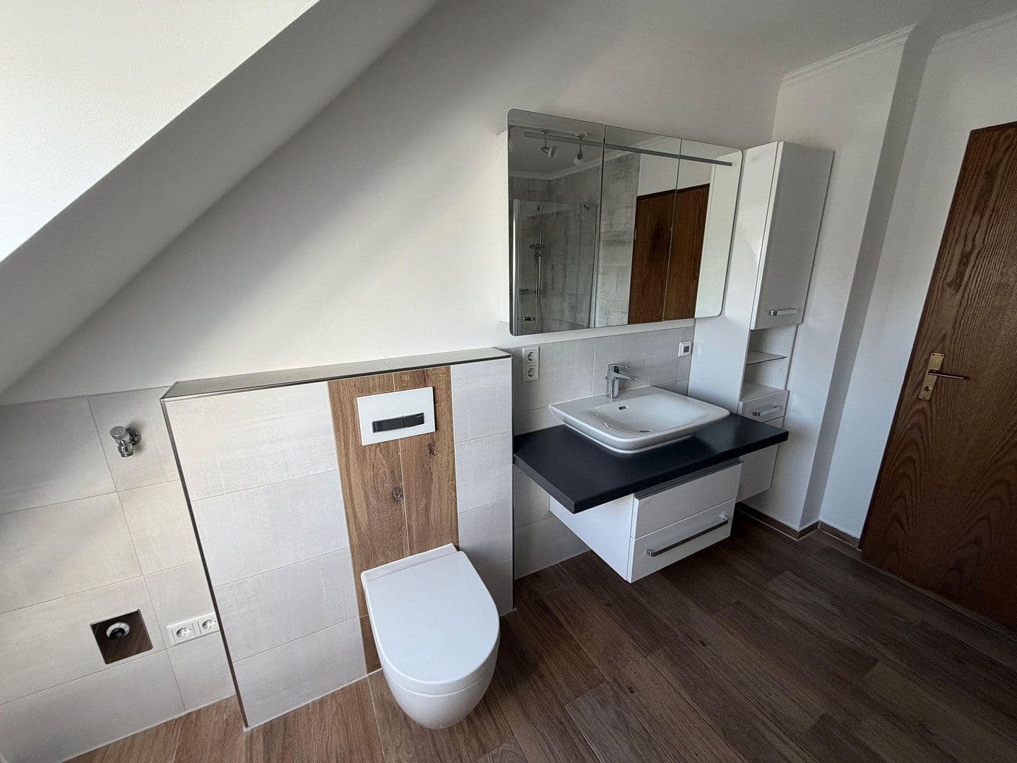 Prenájom bytu 3-izbový 90 m², Garbsen, Dolné Sasko Prenájom bytu 3-izbový 90 m², Garbsen, Dolné Sasko