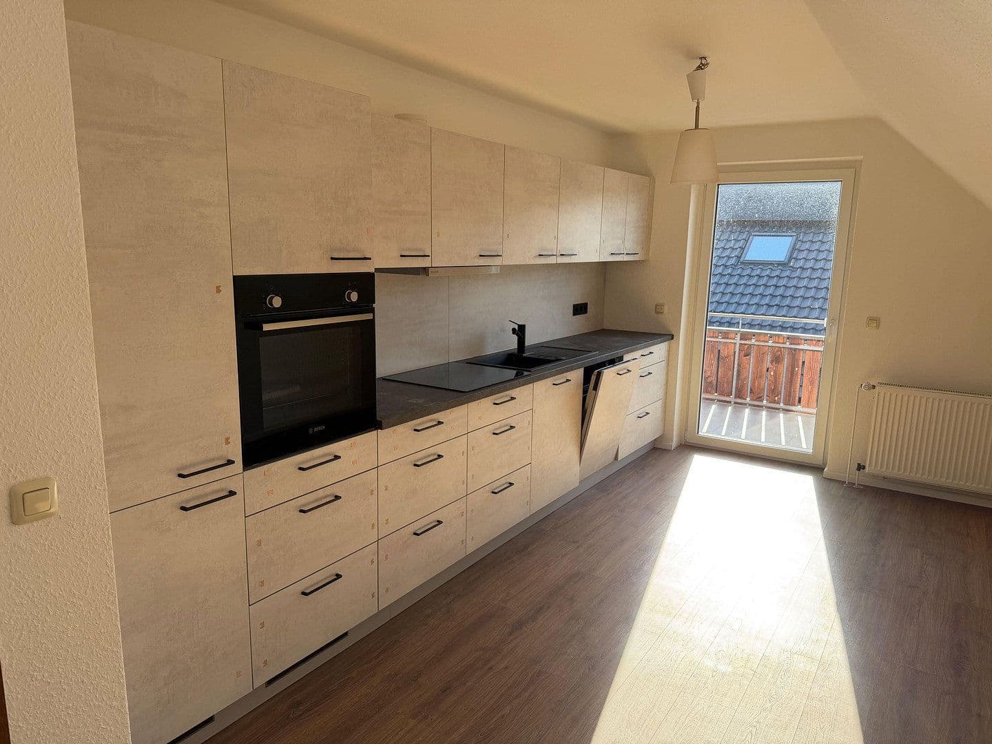 Prenájom bytu 3-izbový 90 m², Garbsen, Dolné Sasko Prenájom bytu 3-izbový 90 m², Garbsen, Dolné Sasko