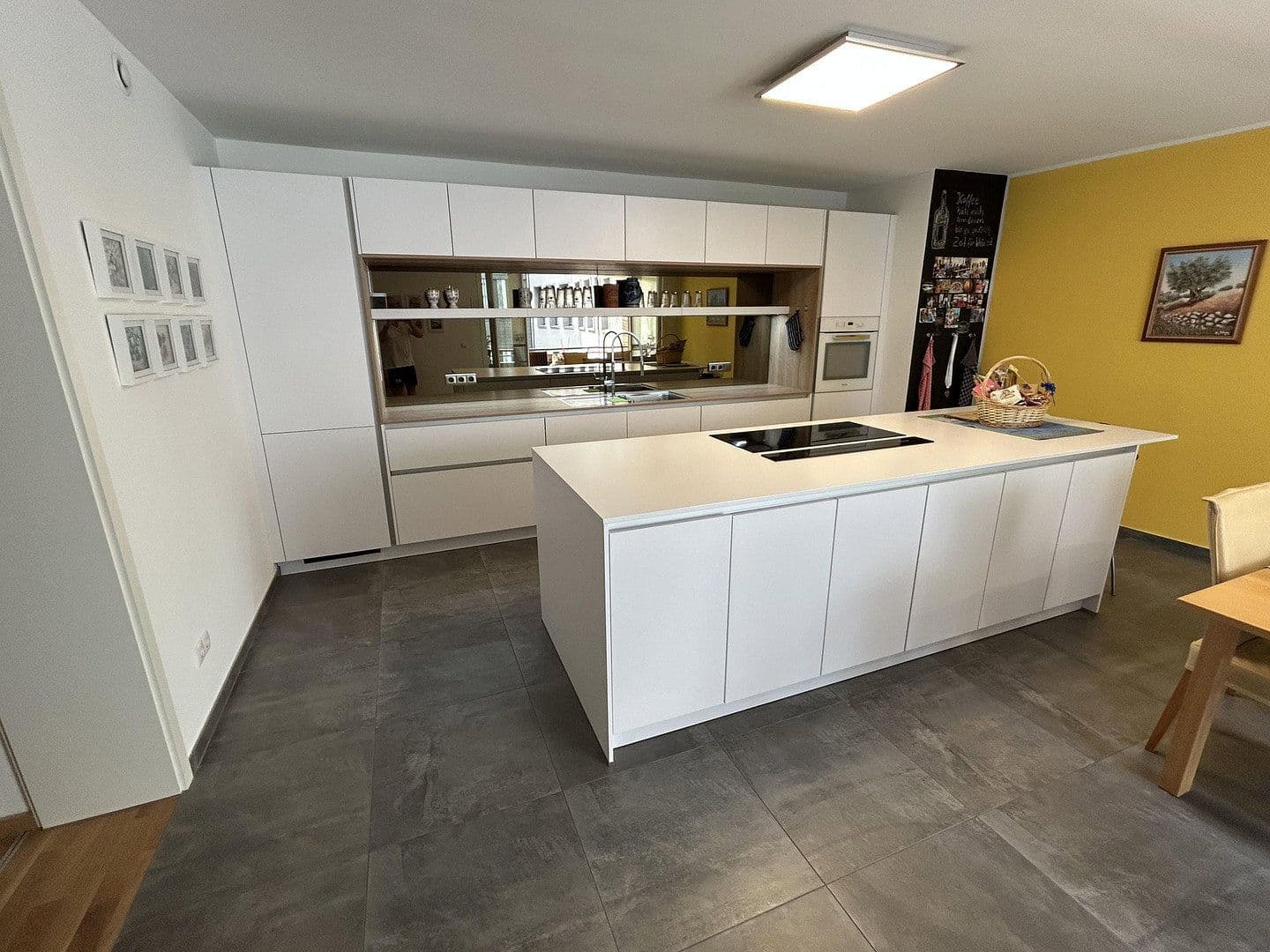 Predaj bytu 3-izbový 123 m², Frankfurt, Hesensko Predaj bytu 3-izbový 123 m², Frankfurt, Hesensko