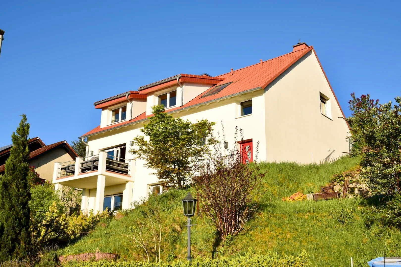 Predaj domu 301 m², pozemek 1.066 m², Schlehenweg 33, Heidenrod, Hesensko Predaj domu 301 m², pozemek 1.066 m², Schlehenweg 33, Heidenrod, Hesensko