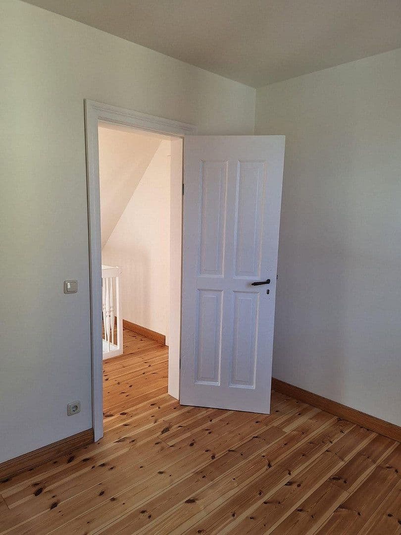 Predaj domu 104 m², pozemek 125 m², Kreuzstr. 10, Gransee, Brandenbursko Predaj domu 104 m², pozemek 125 m², Kreuzstr. 10, Gransee, Brandenbursko