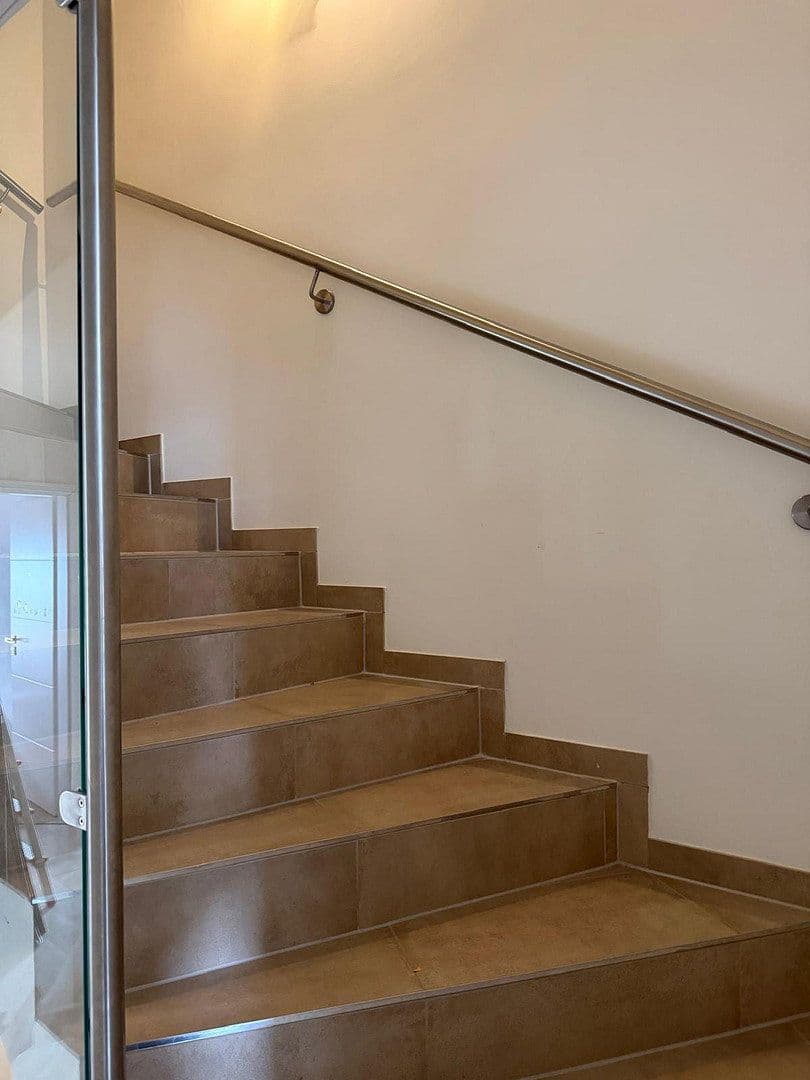 Prenájom domu 200 m², pozemek 275 m², Köln, Severné Porýnie - Westfálsko Prenájom domu 200 m², pozemek 275 m², Köln, Severné Porýnie - Westfálsko