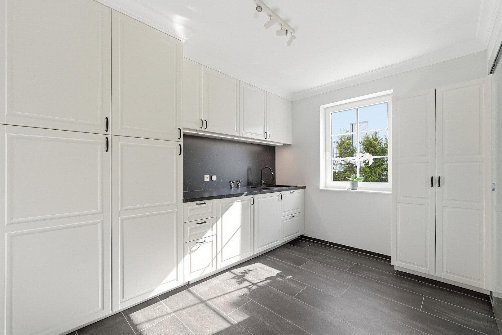 Predaj domu 355 m², pozemek 891 m², Odenthal, Severné Porýnie - Westfálsko Predaj domu 355 m², pozemek 891 m², Odenthal, Severné Porýnie - Westfálsko