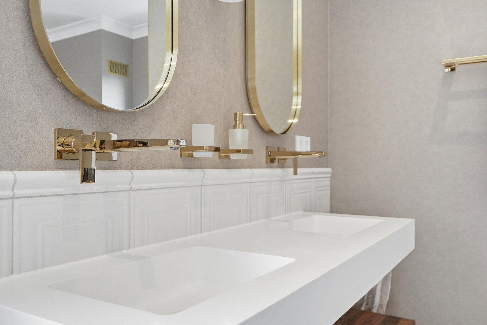 Predaj domu 355 m², pozemek 891 m², Odenthal, Severné Porýnie - Westfálsko Predaj domu 355 m², pozemek 891 m², Odenthal, Severné Porýnie - Westfálsko