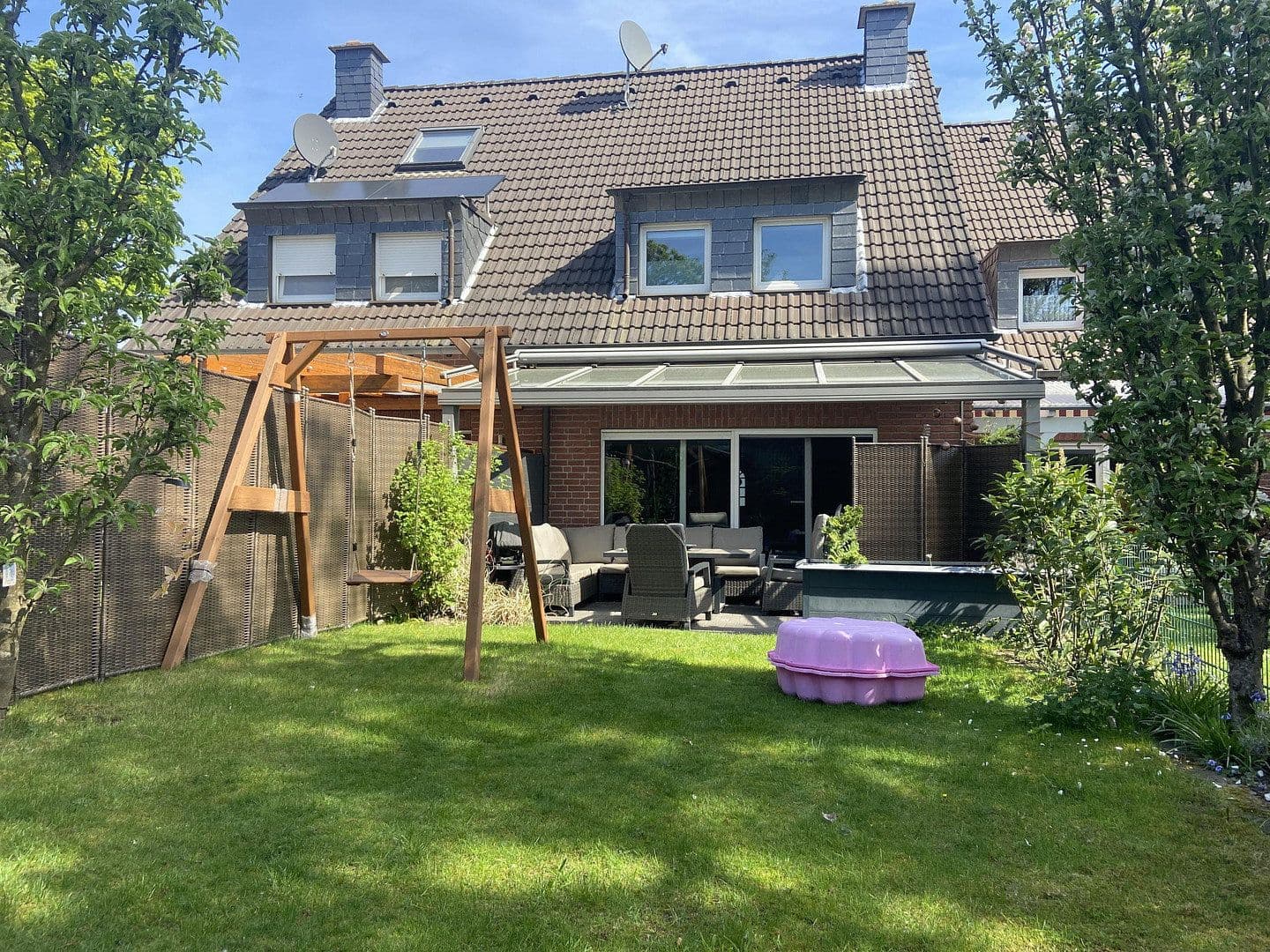 Predaj domu 104 m², pozemek 162 m², Solingen, Severné Porýnie - Westfálsko Predaj domu 104 m², pozemek 162 m², Solingen, Severné Porýnie - Westfálsko