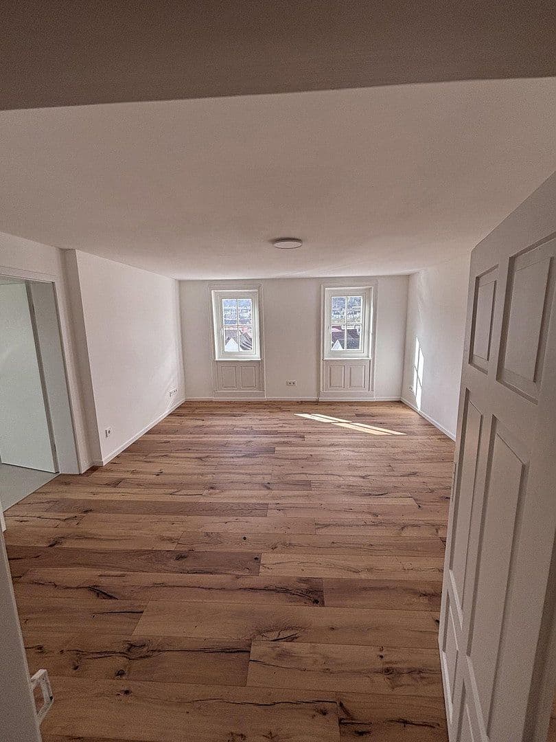 Prenájom bytu 3-izbový 105 m², Lorch, Bádensko-Wurttembersko Prenájom bytu 3-izbový 105 m², Lorch, Bádensko-Wurttembersko