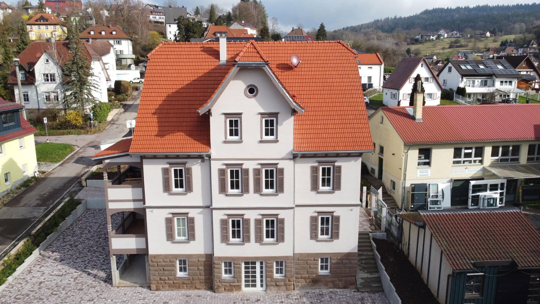 Prenájom bytu 3-izbový 105 m², Lorch, Bádensko-Wurttembersko Prenájom bytu 3-izbový 105 m², Lorch, Bádensko-Wurttembersko