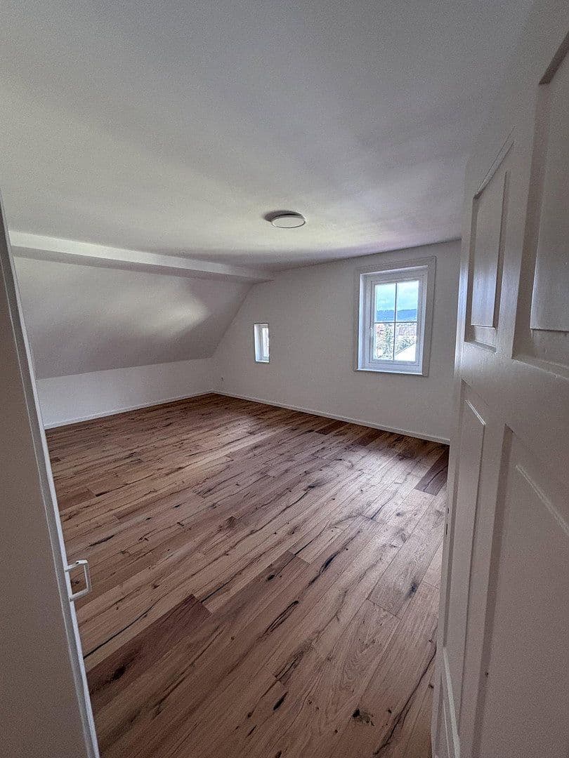 Prenájom bytu 3-izbový 105 m², Lorch, Bádensko-Wurttembersko Prenájom bytu 3-izbový 105 m², Lorch, Bádensko-Wurttembersko