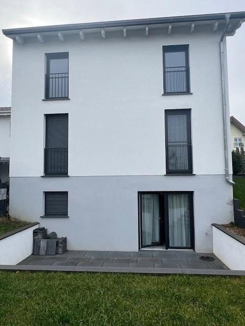 Predaj domu 240 m², pozemek 297 m², Malsch, Bádensko-Wurttembersko Predaj domu 240 m², pozemek 297 m², Malsch, Bádensko-Wurttembersko