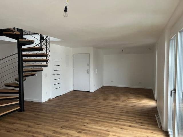 Predaj domu 240 m², pozemek 297 m², Malsch, Bádensko-Wurttembersko Predaj domu 240 m², pozemek 297 m², Malsch, Bádensko-Wurttembersko