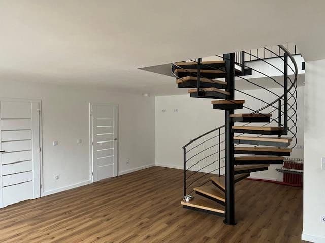 Predaj domu 240 m², pozemek 297 m², Malsch, Bádensko-Wurttembersko Predaj domu 240 m², pozemek 297 m², Malsch, Bádensko-Wurttembersko