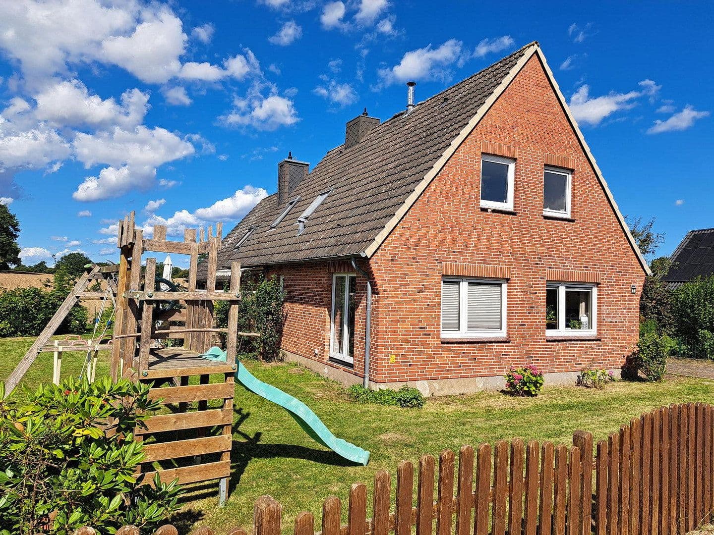 Predaj domu 104 m², pozemek 287 m², Quarnbek, Šlezvicko-Holštajnsko Predaj domu 104 m², pozemek 287 m², Quarnbek, Šlezvicko-Holštajnsko