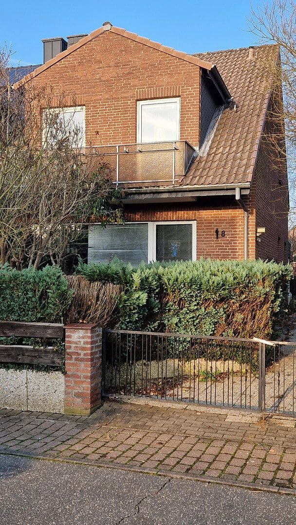 Predaj domu 98 m², pozemek 285 m², Klanderstrasse 8, Plön, Šlezvicko-Holštajnsko Predaj domu 98 m², pozemek 285 m², Klanderstrasse 8, Plön, Šlezvicko-Holštajnsko