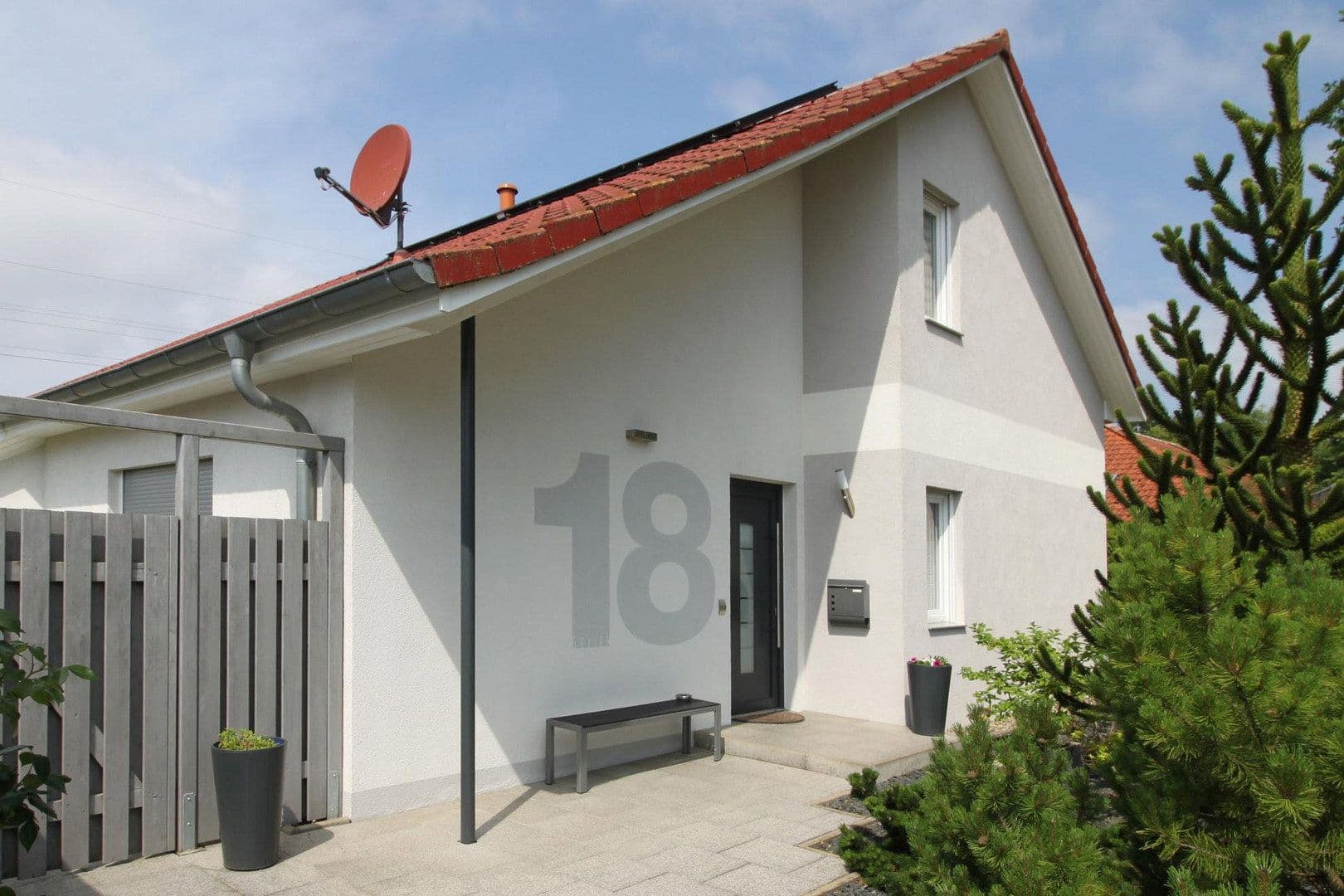 Predaj domu 153 m², pozemek 615 m², Lüneburg, Dolné Sasko Predaj domu 153 m², pozemek 615 m², Lüneburg, Dolné Sasko