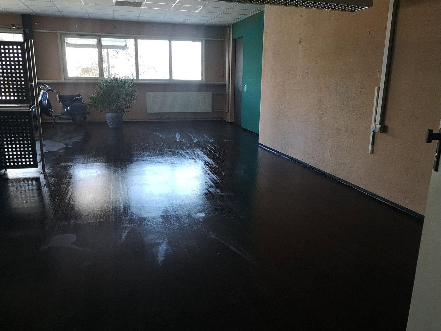 Prenájom nebytového priestoru 240 m², Industriestraße, 17, Bechhofen, Bavorsko Prenájom nebytového priestoru 240 m², Industriestraße, 17, Bechhofen, Bavorsko