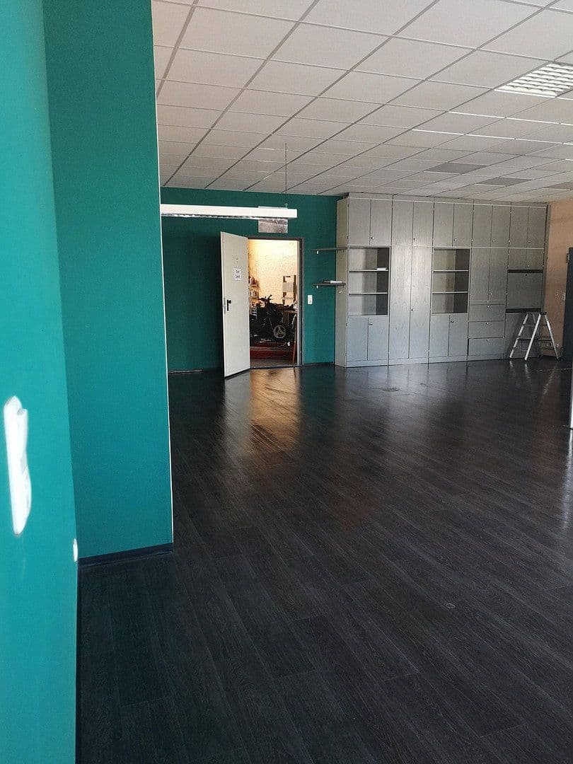 Prenájom nebytového priestoru 240 m², Industriestraße, 17, Bechhofen, Bavorsko Prenájom nebytového priestoru 240 m², Industriestraße, 17, Bechhofen, Bavorsko