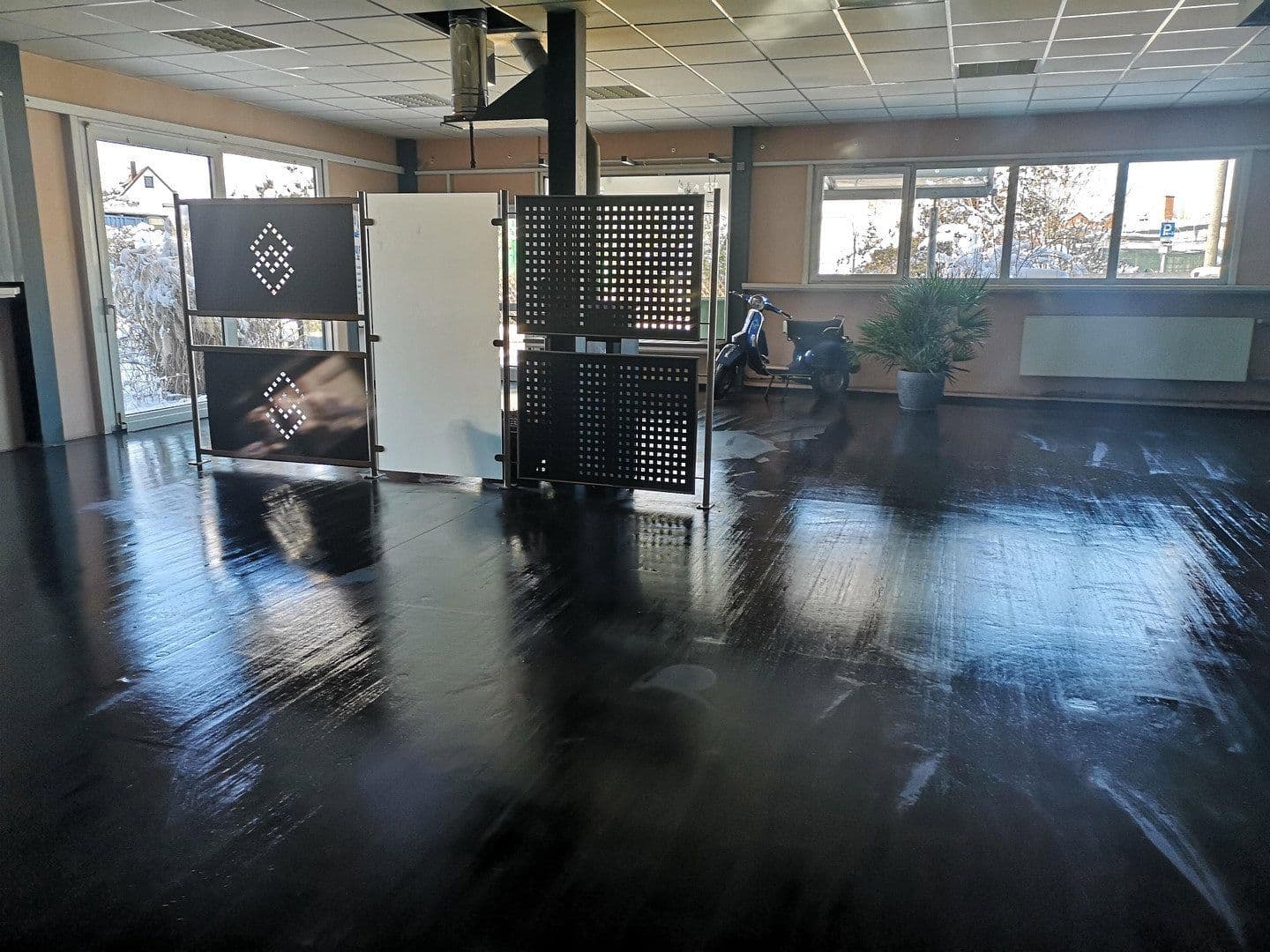 Prenájom nebytového priestoru 240 m², Industriestraße, 17, Bechhofen, Bavorsko Prenájom nebytového priestoru 240 m², Industriestraße, 17, Bechhofen, Bavorsko