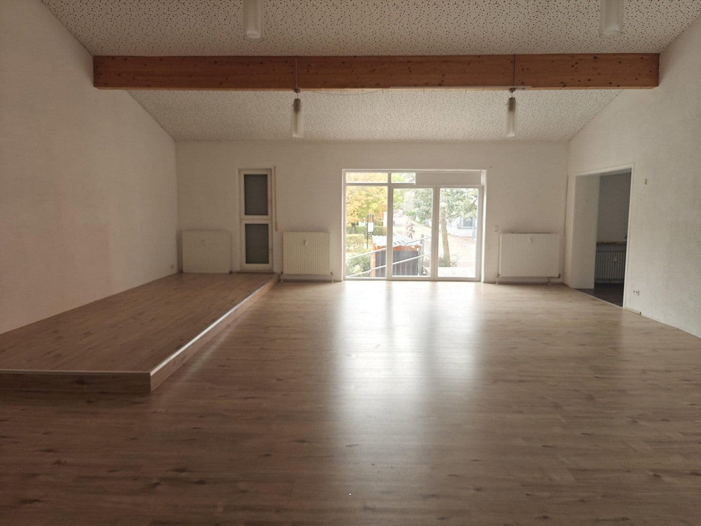 Prenájom kancelárie 240 m², Anbacherstr. 26, Gunzenhausen, Bavorsko Prenájom kancelárie 240 m², Anbacherstr. 26, Gunzenhausen, Bavorsko