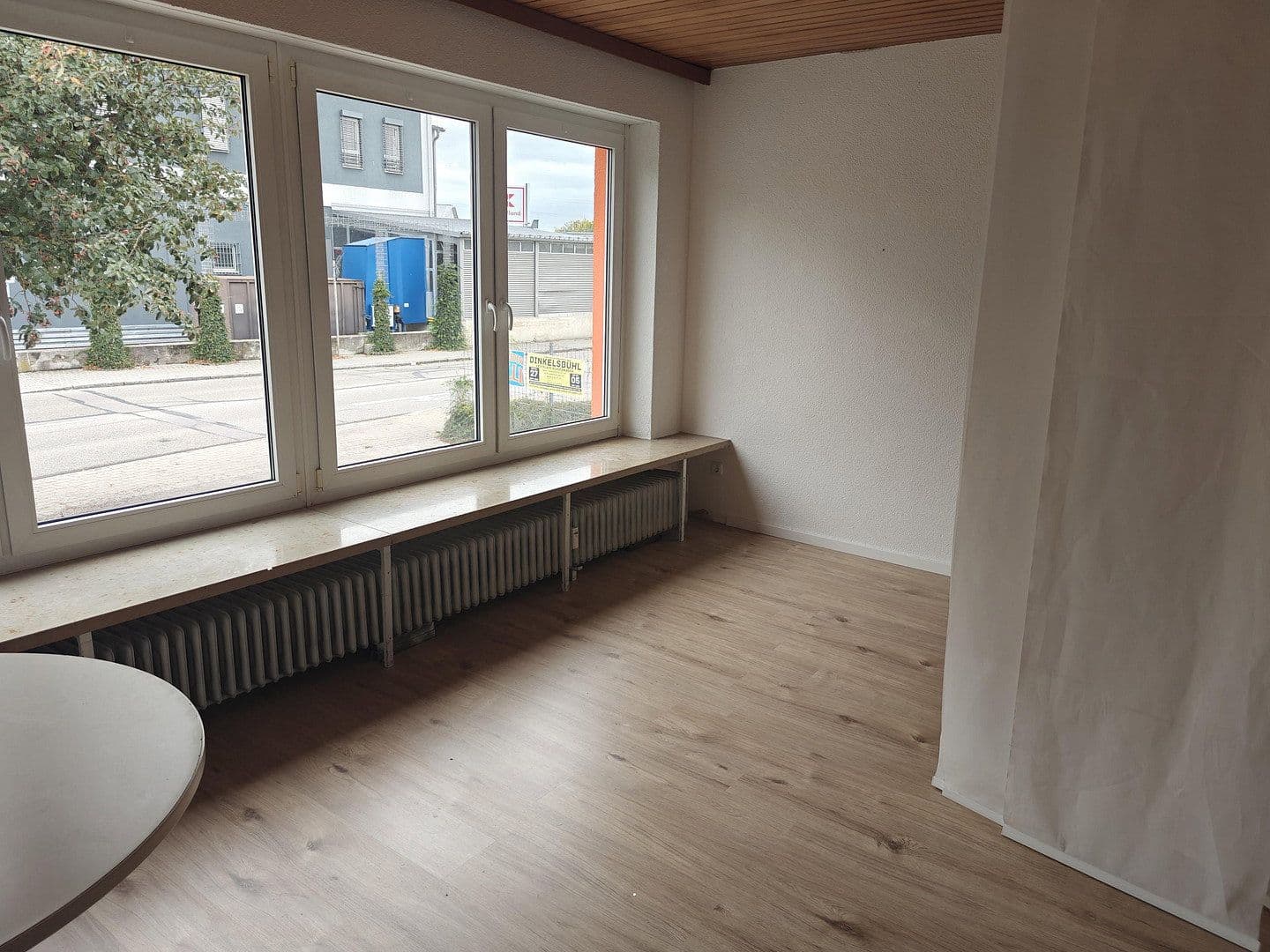 Prenájom kancelárie 240 m², Anbacherstr. 26, Gunzenhausen, Bavorsko Prenájom kancelárie 240 m², Anbacherstr. 26, Gunzenhausen, Bavorsko