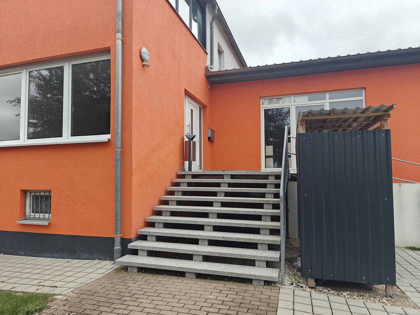 Prenájom kancelárie 240 m², Anbacherstr. 26, Gunzenhausen, Bavorsko Prenájom kancelárie 240 m², Anbacherstr. 26, Gunzenhausen, Bavorsko
