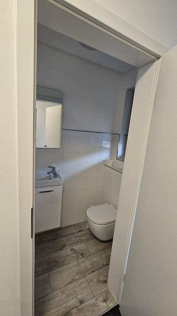 Predaj domu 116 m², pozemek 163 m², Feuerbergstraße 15, Birkenheide, Porýnie-Falcko Predaj domu 116 m², pozemek 163 m², Feuerbergstraße 15, Birkenheide, Porýnie-Falcko