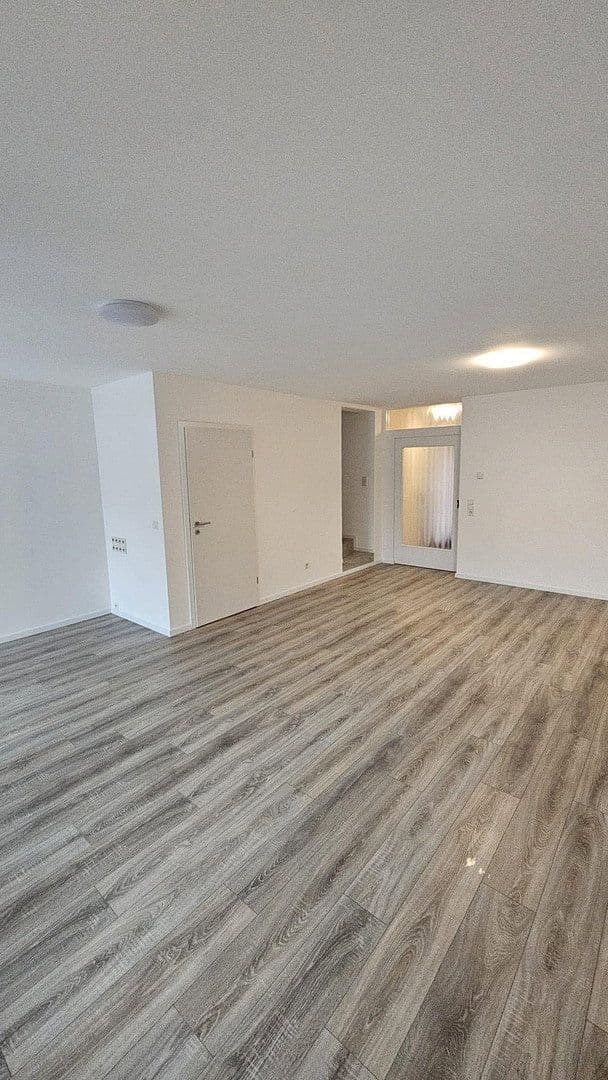 Predaj domu 116 m², pozemek 163 m², Feuerbergstraße 15, Birkenheide, Porýnie-Falcko Predaj domu 116 m², pozemek 163 m², Feuerbergstraße 15, Birkenheide, Porýnie-Falcko