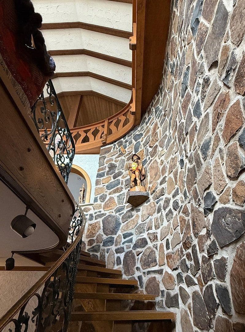 Predaj domu 478 m², pozemek 1.827 m², Neuhof, Hesensko Predaj domu 478 m², pozemek 1.827 m², Neuhof, Hesensko