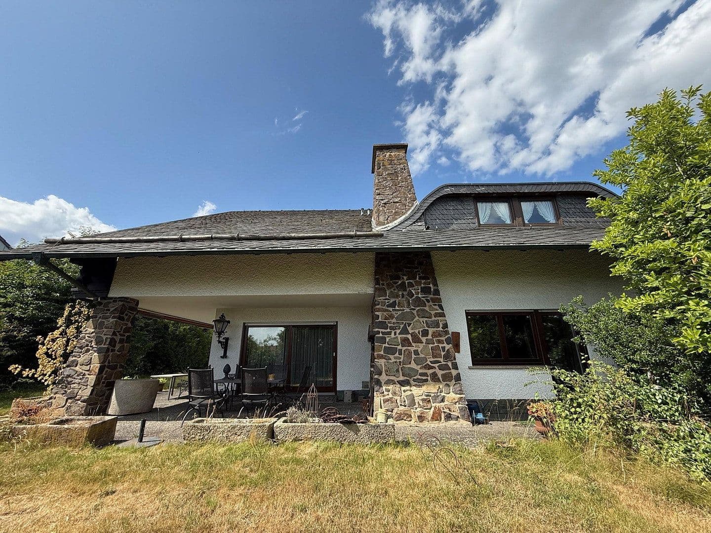 Predaj domu 478 m², pozemek 1.827 m², Neuhof, Hesensko Predaj domu 478 m², pozemek 1.827 m², Neuhof, Hesensko