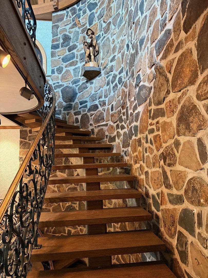 Predaj domu 478 m², pozemek 1.827 m², Neuhof, Hesensko Predaj domu 478 m², pozemek 1.827 m², Neuhof, Hesensko