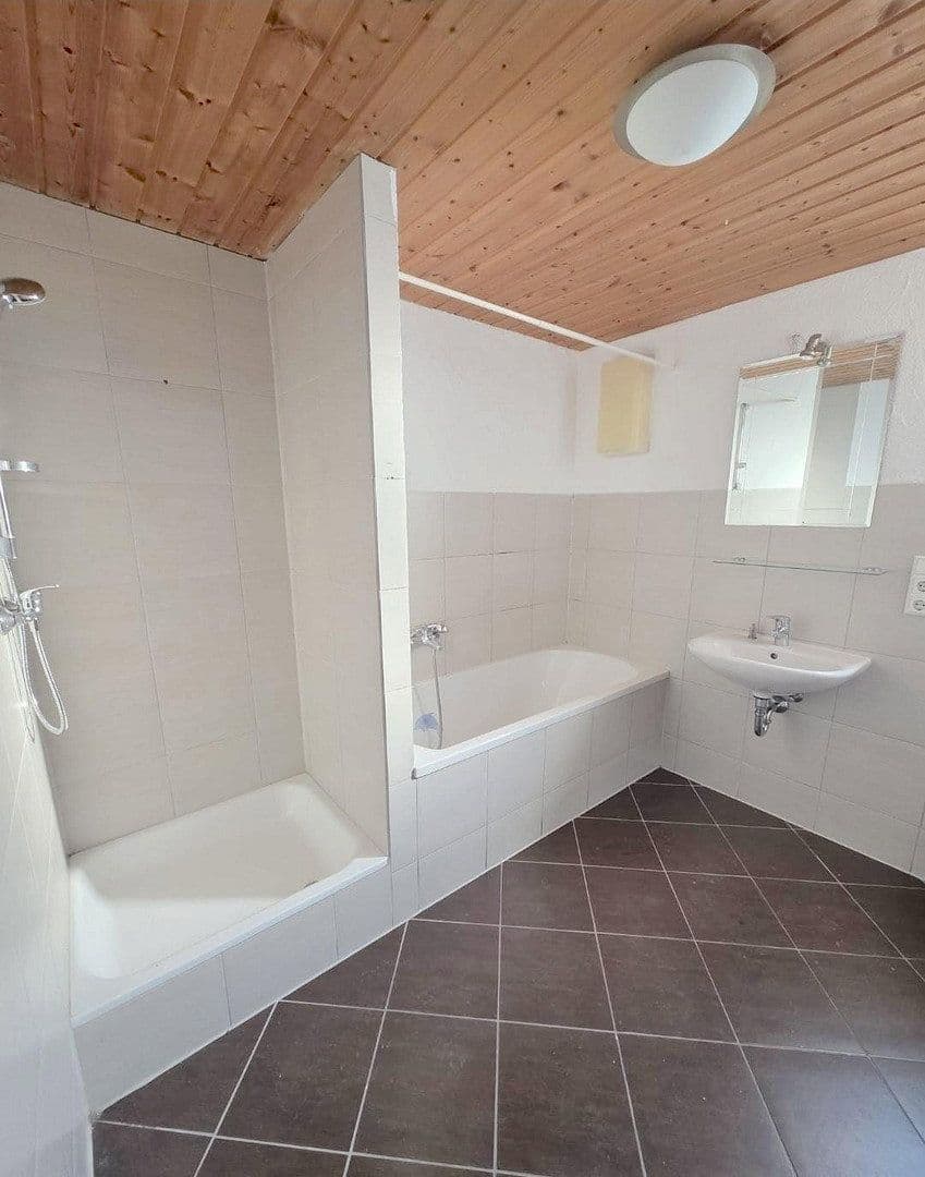 Prenájom bytu 2-izbový 68 m², Hohenstaufenstr. 56, Pforzheim, Bádensko-Wurttembersko Prenájom bytu 2-izbový 68 m², Hohenstaufenstr. 56, Pforzheim, Bádensko-Wurttembersko