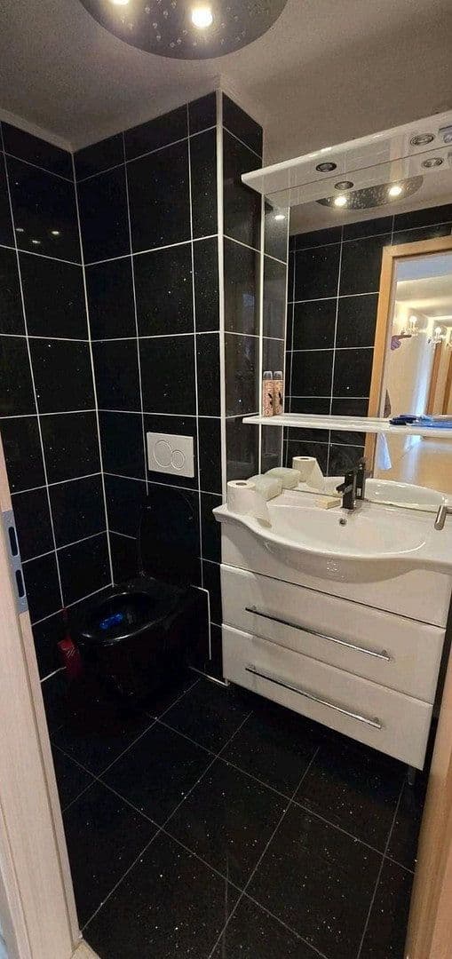 Prenájom bytu 6-izbový 150 m², Neuwied, Porýnie-Falcko Prenájom bytu 6-izbový 150 m², Neuwied, Porýnie-Falcko