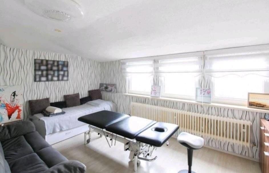 Prenájom bytu 6-izbový 150 m², Neuwied, Porýnie-Falcko Prenájom bytu 6-izbový 150 m², Neuwied, Porýnie-Falcko