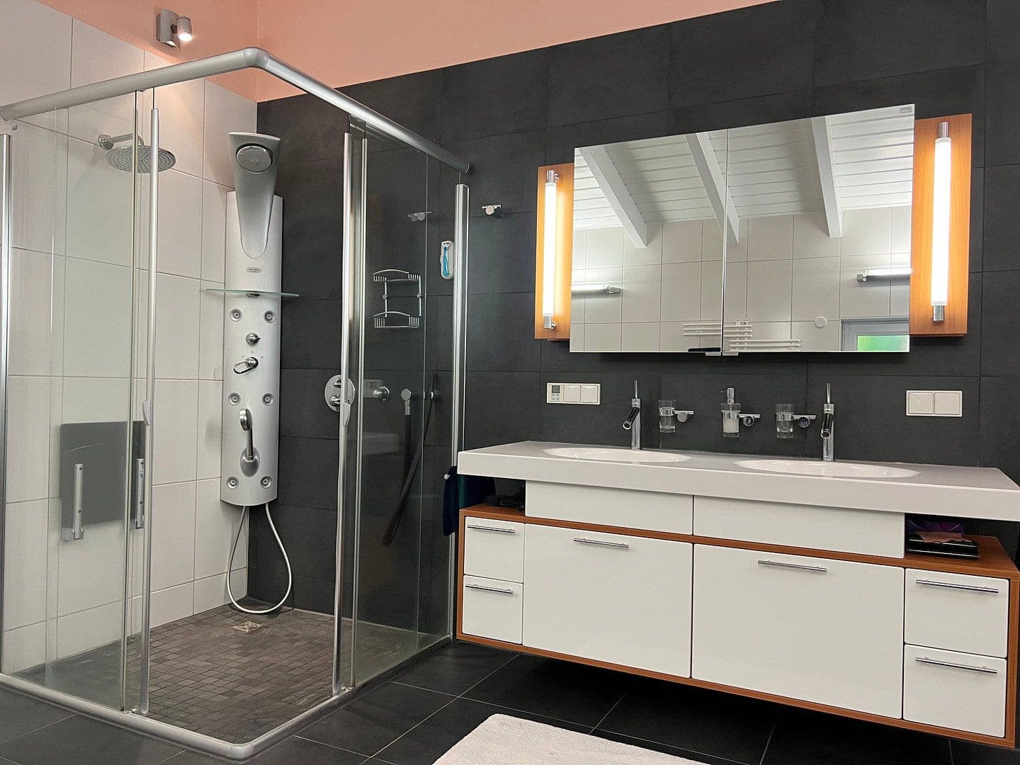 Predaj domu 350 m², pozemek 1.664 m², Rodalben, Porýnie-Falcko Predaj domu 350 m², pozemek 1.664 m², Rodalben, Porýnie-Falcko