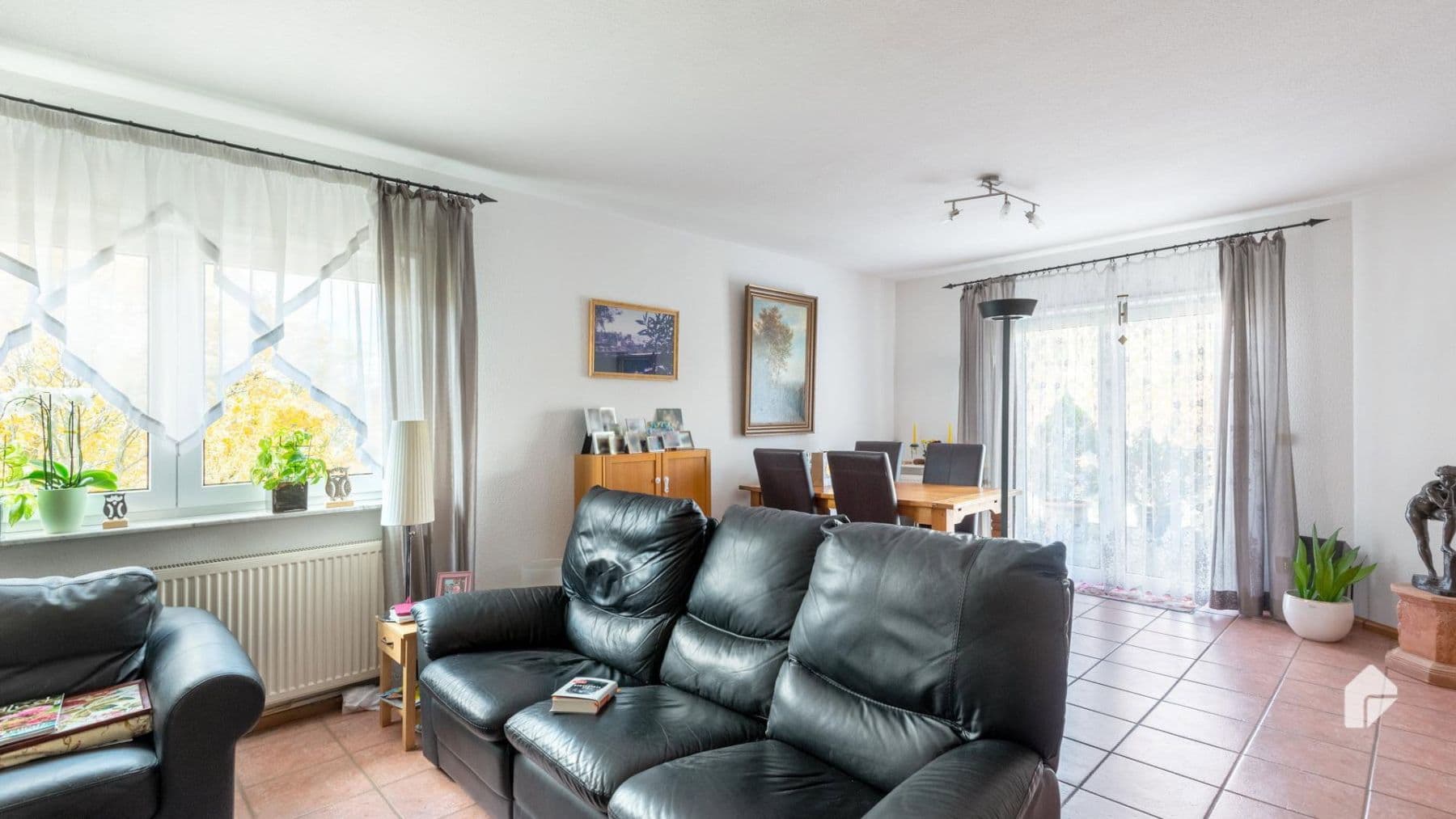 Prenájom bytu 3-izbový 140 m², Niedernhausen, Hesensko Prenájom bytu 3-izbový 140 m², Niedernhausen, Hesensko