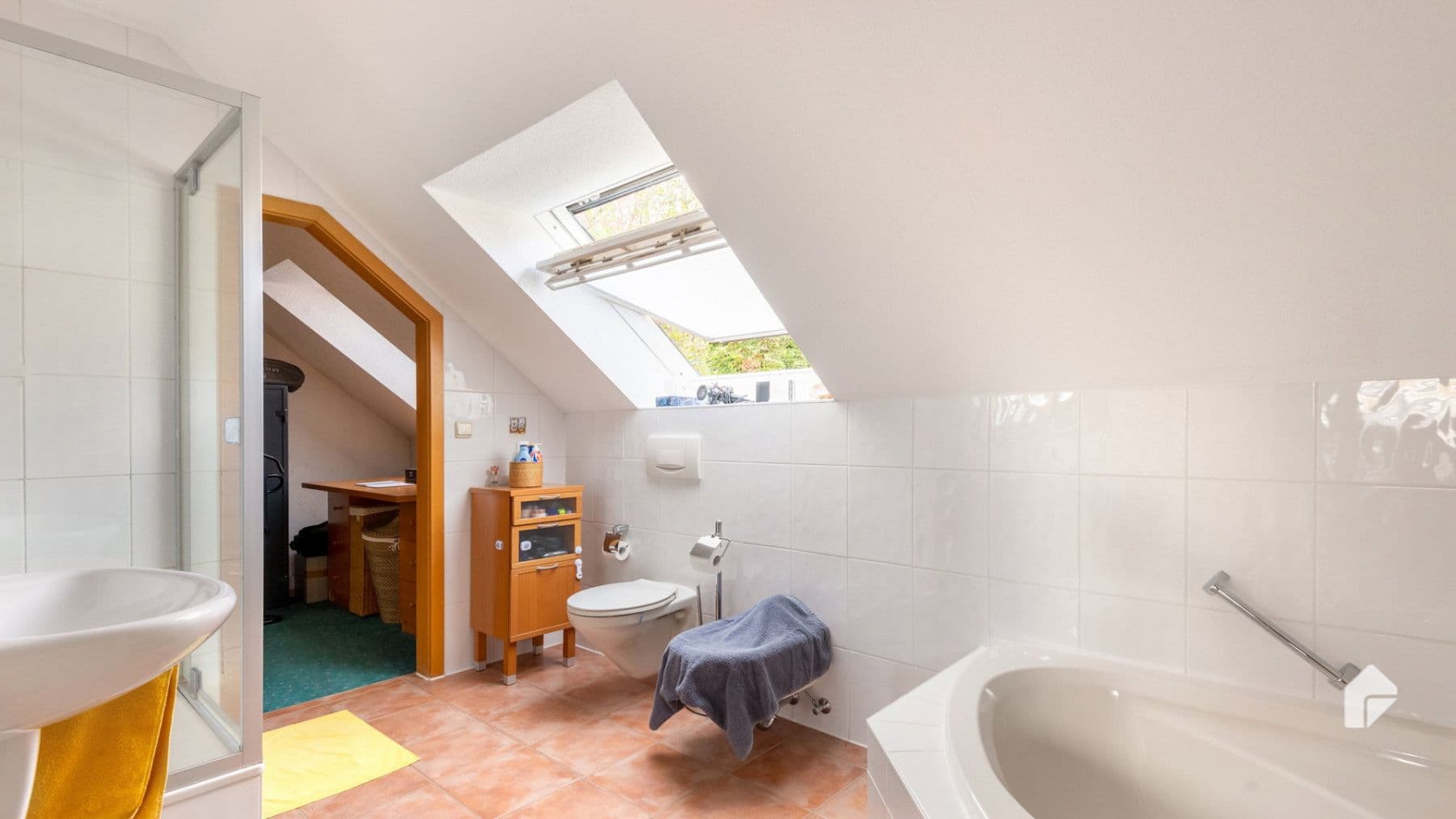 Prenájom bytu 3-izbový 140 m², Niedernhausen, Hesensko Prenájom bytu 3-izbový 140 m², Niedernhausen, Hesensko