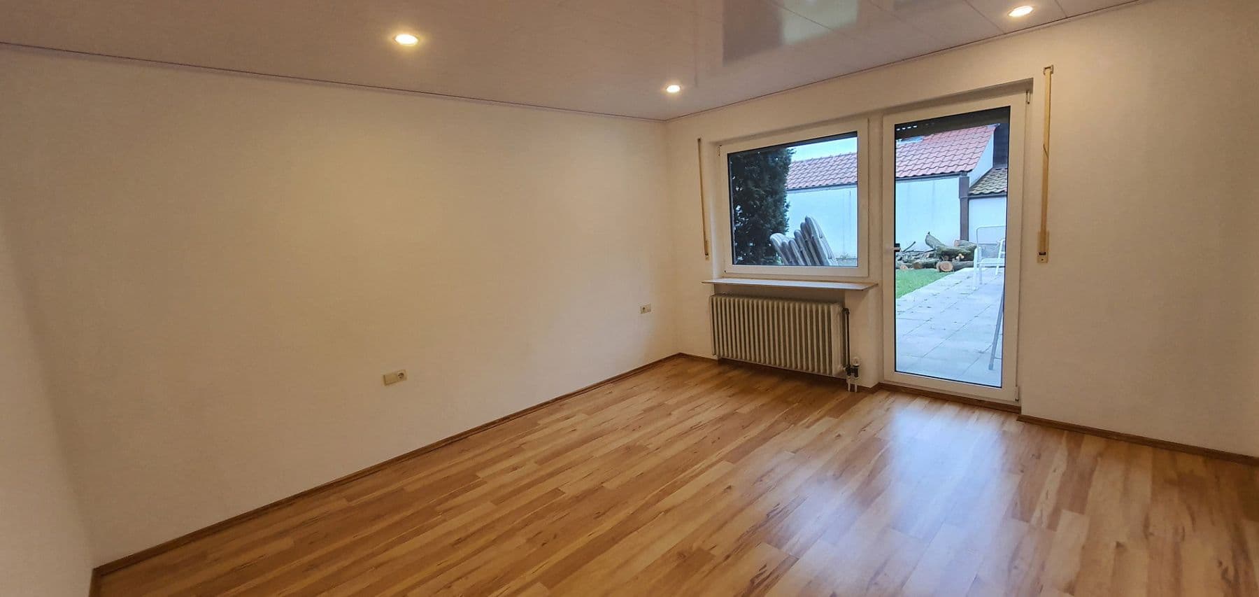 Prenájom bytu 5-izbový 145 m², Böbingen an der Rems, Bádensko-Wurttembersko Prenájom bytu 5-izbový 145 m², Böbingen an der Rems, Bádensko-Wurttembersko
