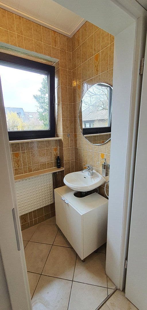 Prenájom bytu 5-izbový 145 m², Böbingen an der Rems, Bádensko-Wurttembersko Prenájom bytu 5-izbový 145 m², Böbingen an der Rems, Bádensko-Wurttembersko