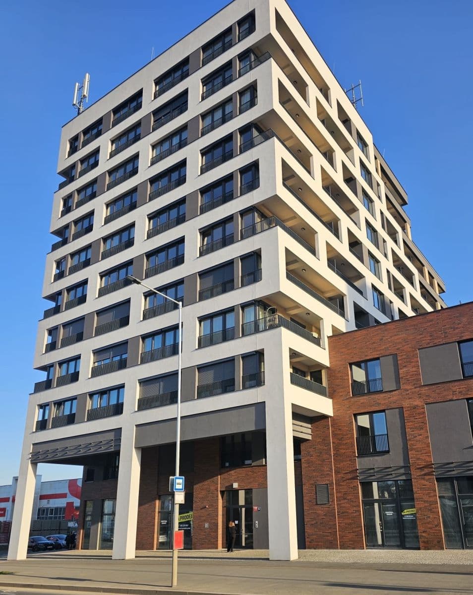 Prenájom bytu 1-izbový 37 m², U Tesly, Praha, Praha Prenájom bytu 1-izbový 37 m², U Tesly, Praha, Praha