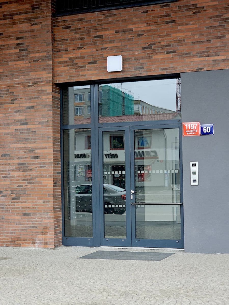 Prenájom bytu 1-izbový 37 m², U Tesly, Praha, Praha Prenájom bytu 1-izbový 37 m², U Tesly, Praha, Praha