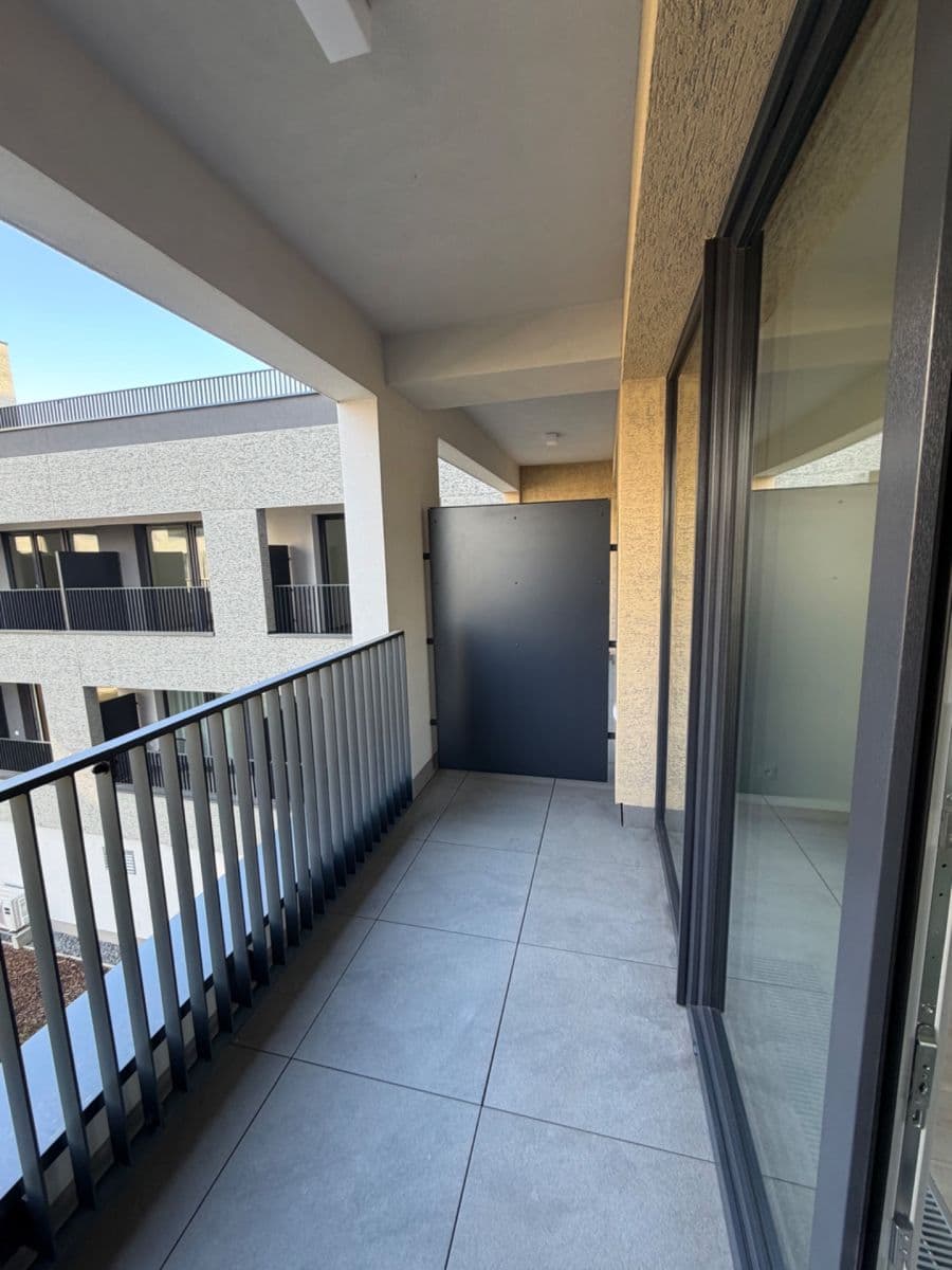 Prenájom bytu 1-izbový 37 m², U Tesly, Praha, Praha Prenájom bytu 1-izbový 37 m², U Tesly, Praha, Praha