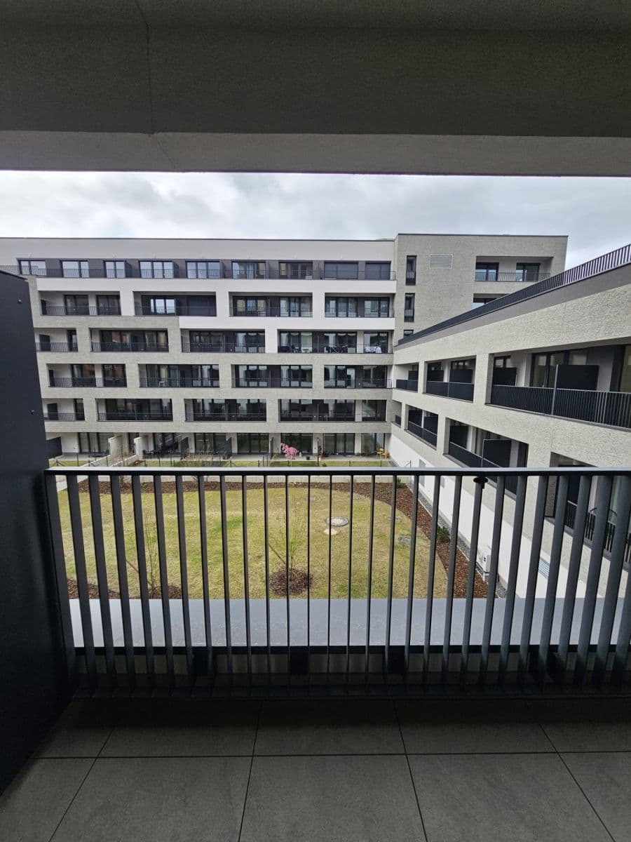 Prenájom bytu 1-izbový 37 m², U Tesly, Praha, Praha Prenájom bytu 1-izbový 37 m², U Tesly, Praha, Praha