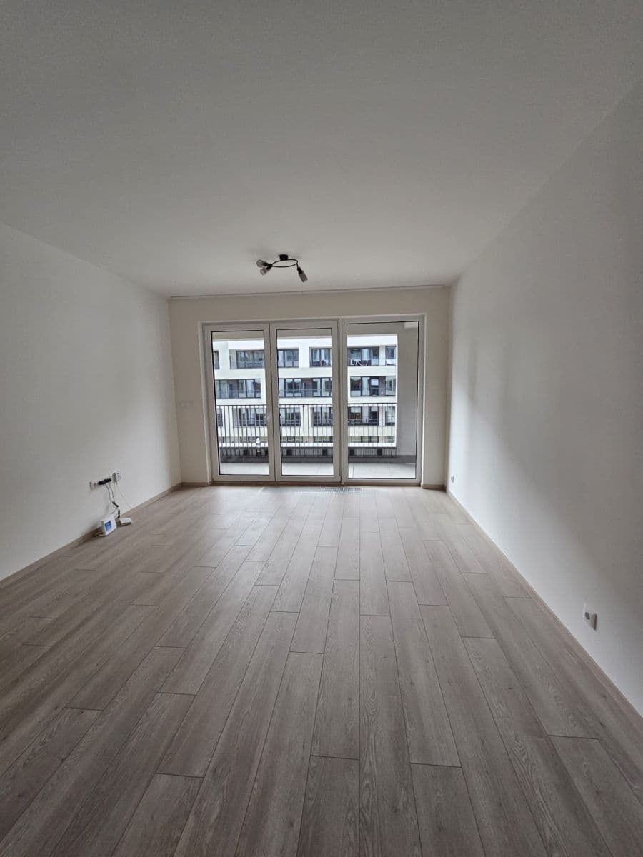 Prenájom bytu 1-izbový 37 m², U Tesly, Praha, Praha Prenájom bytu 1-izbový 37 m², U Tesly, Praha, Praha