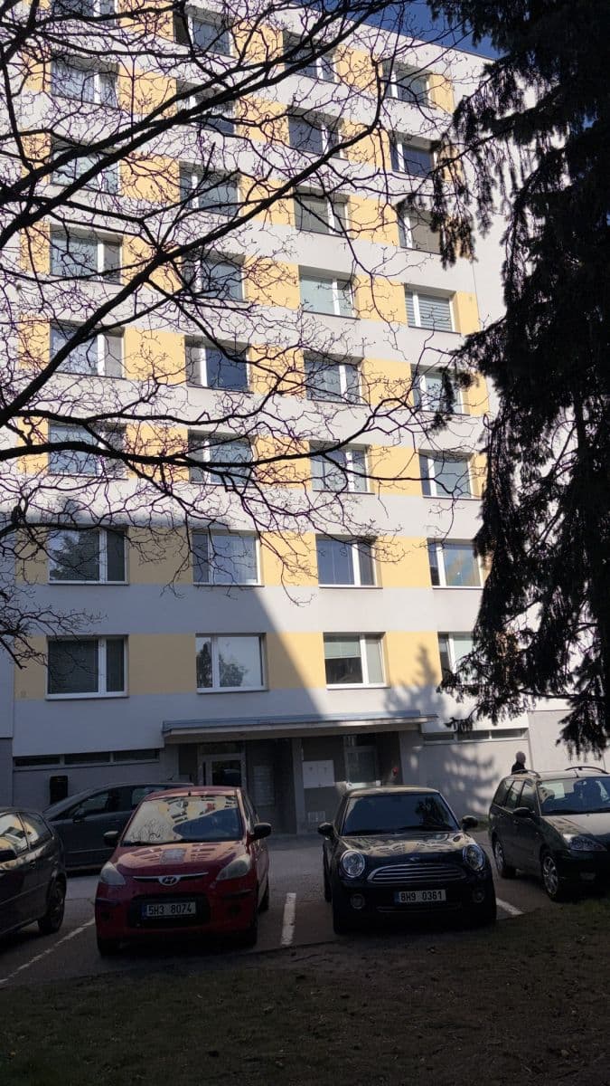 Prenájom bytu 3-izbový 72 m², K Sokolovně, Hradec Králové, Královéhradecký kraj Prenájom bytu 3-izbový 72 m², K Sokolovně, Hradec Králové, Královéhradecký kraj