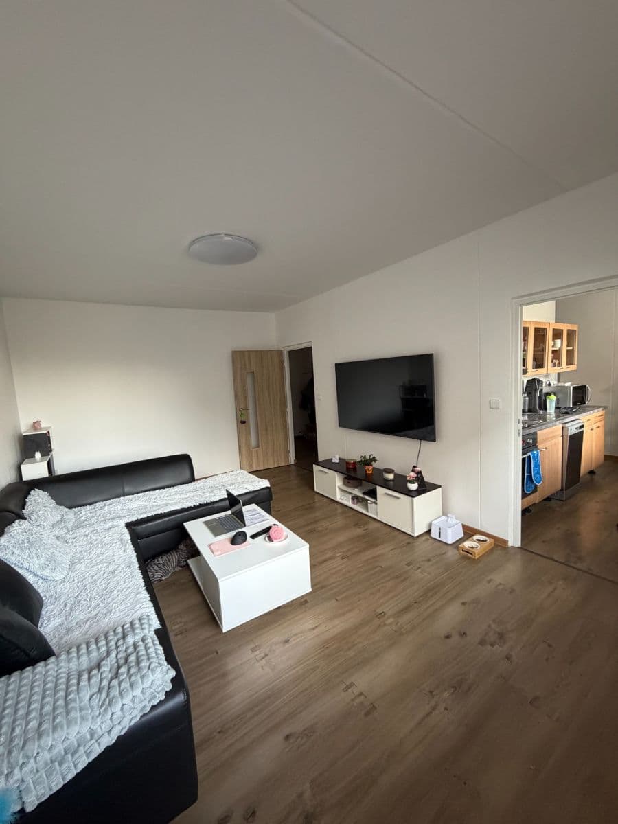 Prenájom bytu 3-izbový 72 m², K Sokolovně, Hradec Králové, Královéhradecký kraj Prenájom bytu 3-izbový 72 m², K Sokolovně, Hradec Králové, Královéhradecký kraj